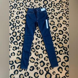Medium-Dark Wash NWT Extra Stretch Uniqlo Skinny Jean